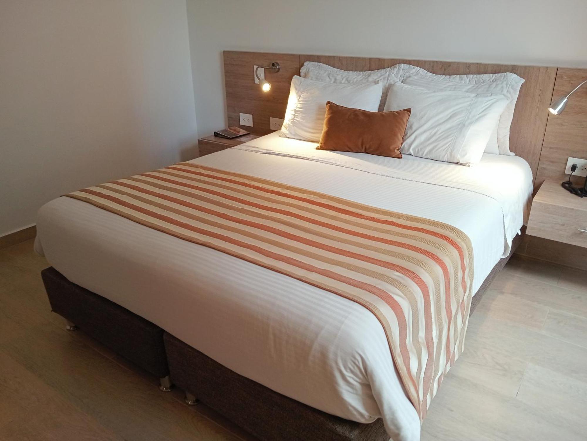 Hotel Lomas 10 Medellin By Dico ภายนอก รูปภาพ
